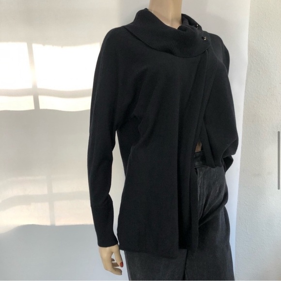 jm collection cut in front sweater black size:M - Picture 9 of 16